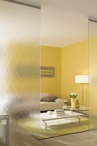 Ścianki działowe z ornamentowego szkła - efektowne wydzielanie przestrzeni we wnętrzu